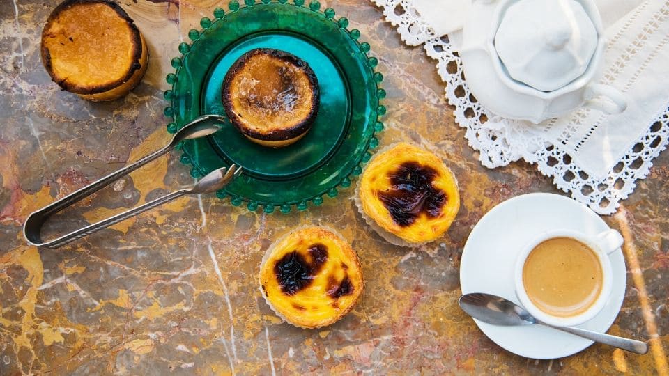 Colazione portoghese con i pasteis
