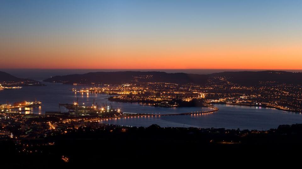 Vista di ferrol al tramonto