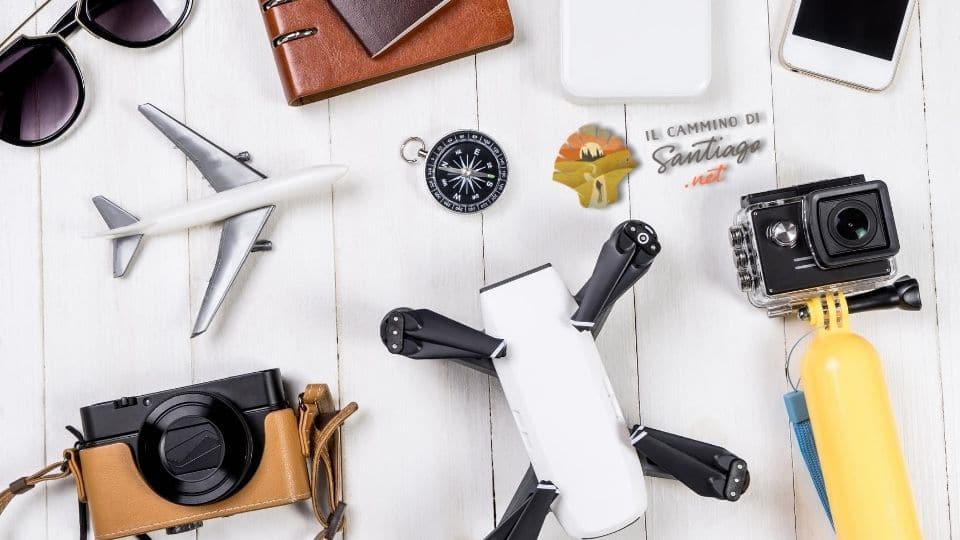 Alcuni accessori e gadget cammino di santiago