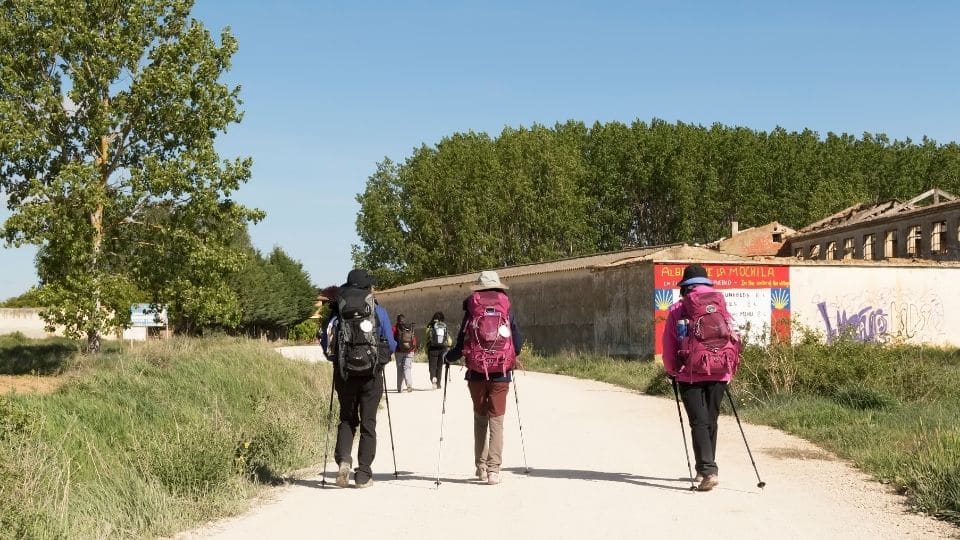 Gruppo di pellegrini lungo il cammino